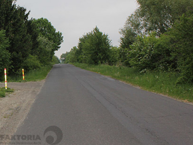 Stobno działka 1953 m2, media 300 zł/m2